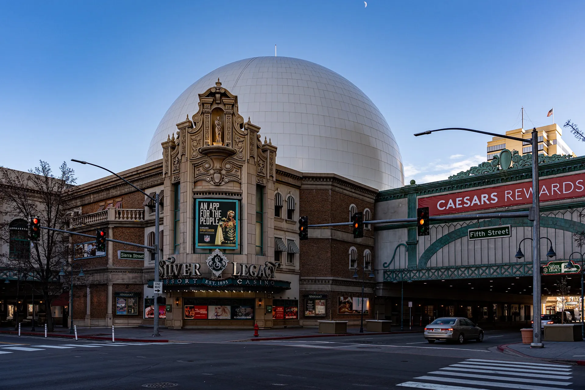 Reno — photo 16 of 20