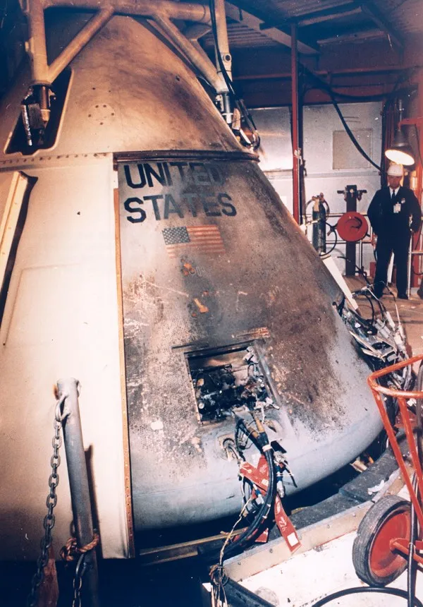 apollo 1  E2 80 93 exterior view of spacecraft aft f5f2db10